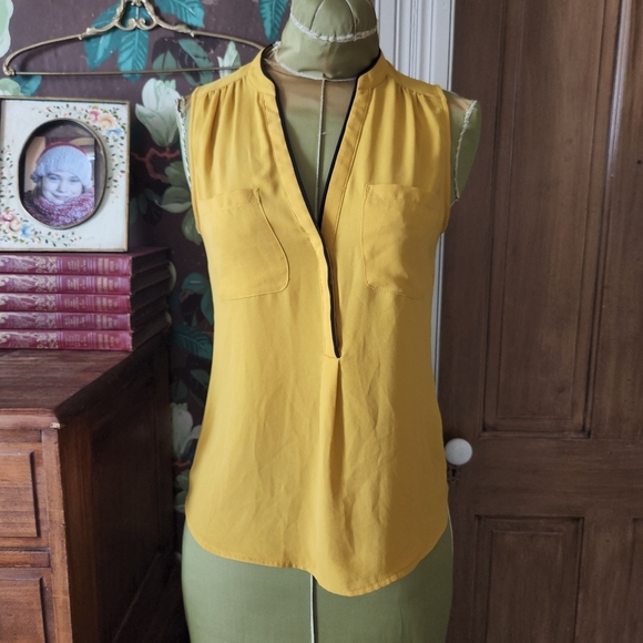 H&M Pullover Shell Top 4 - Picture 1 of 12